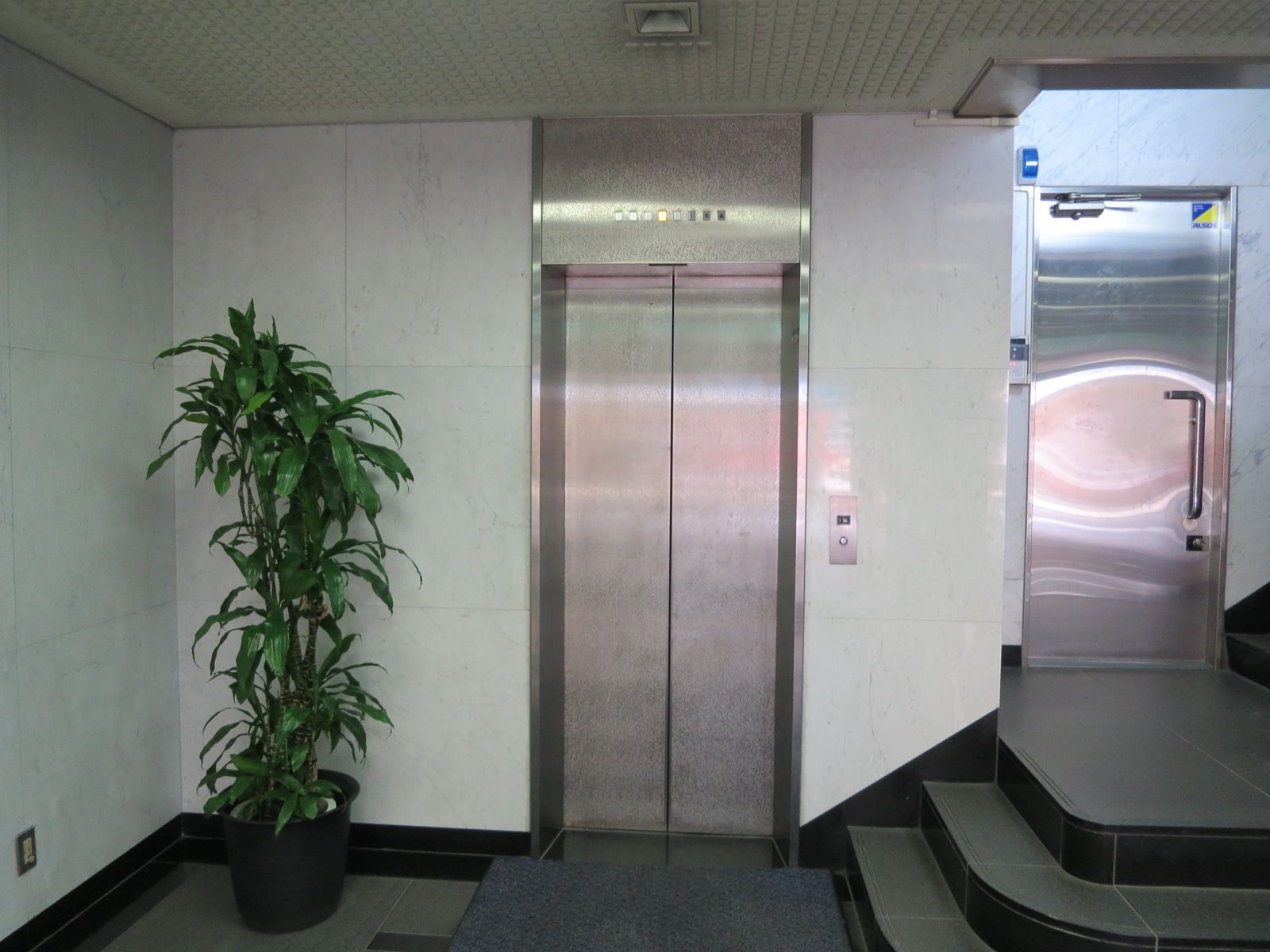エレベーター