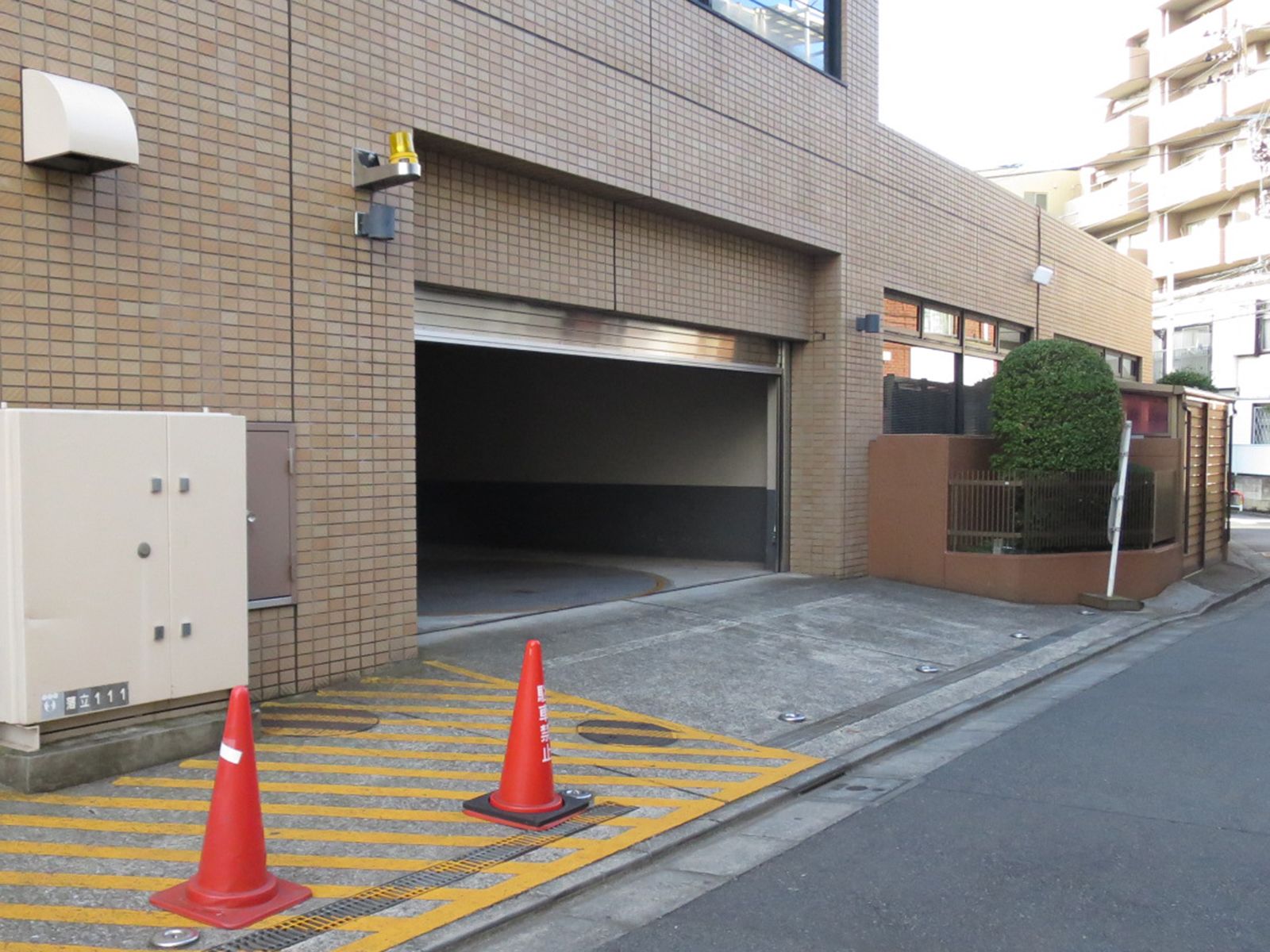 駐車場出入口