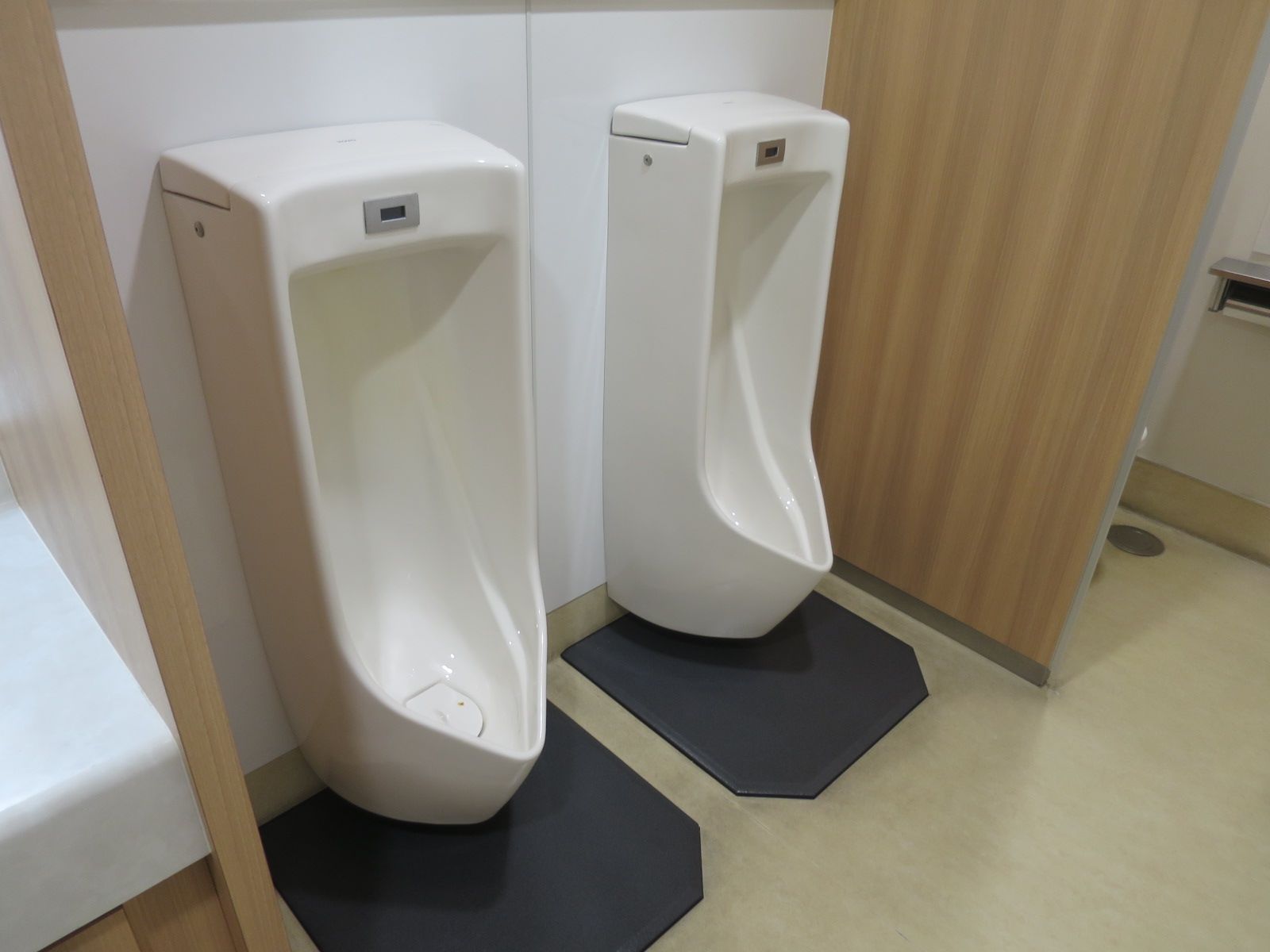 男性トイレ