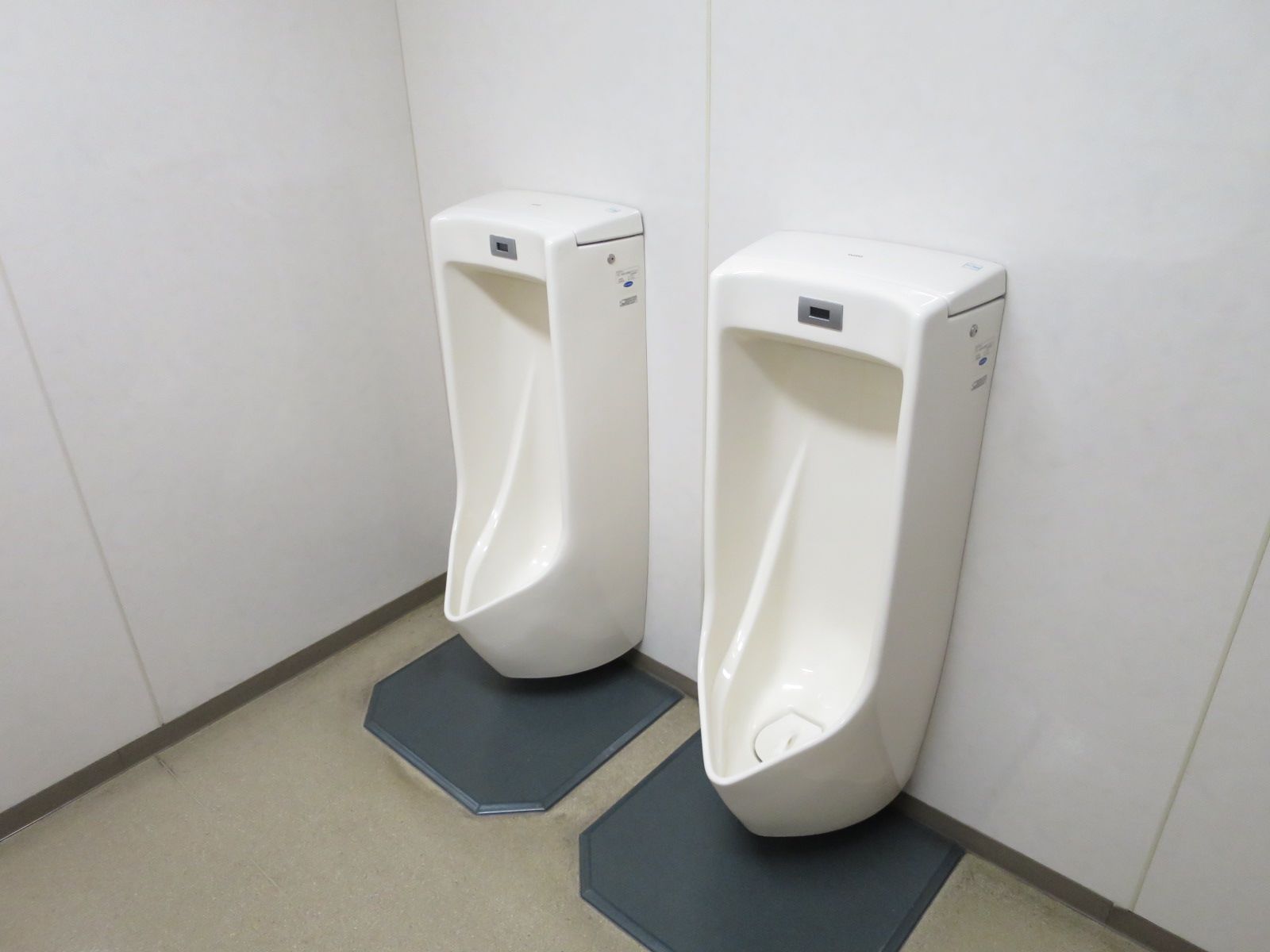 男性用トイレ