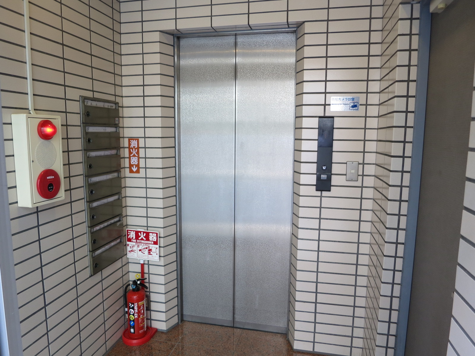 エレベーター1基