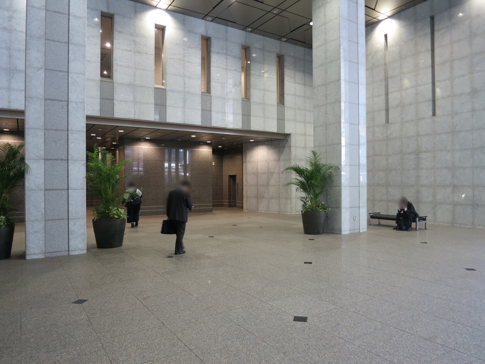 エントランスホール