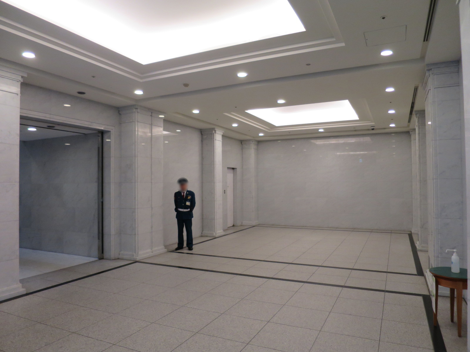 エントランスホール
