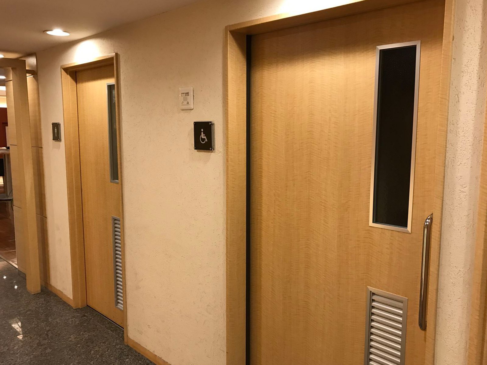 共用部のトイレ