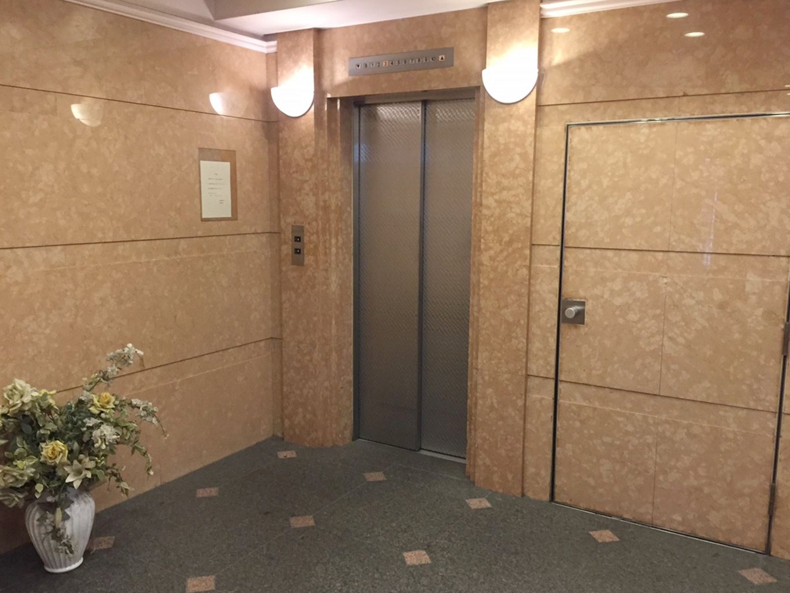 エレベーターホール