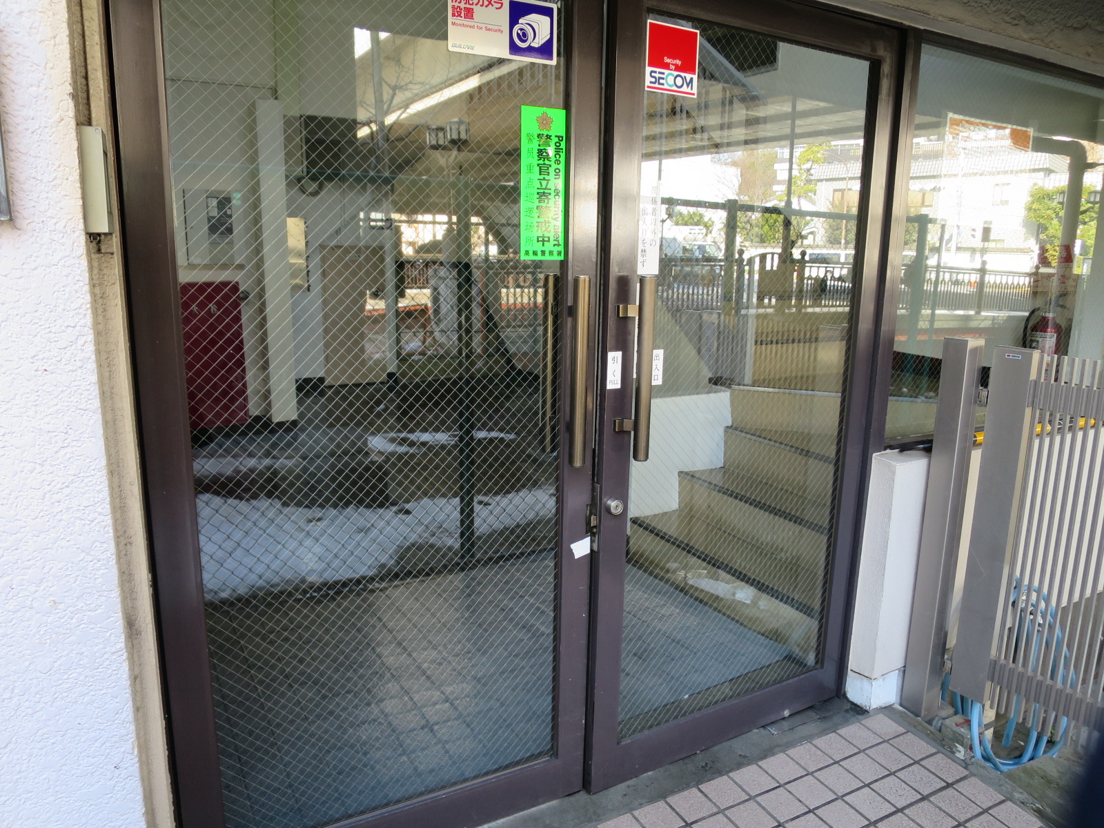 オフィスビルエントランス