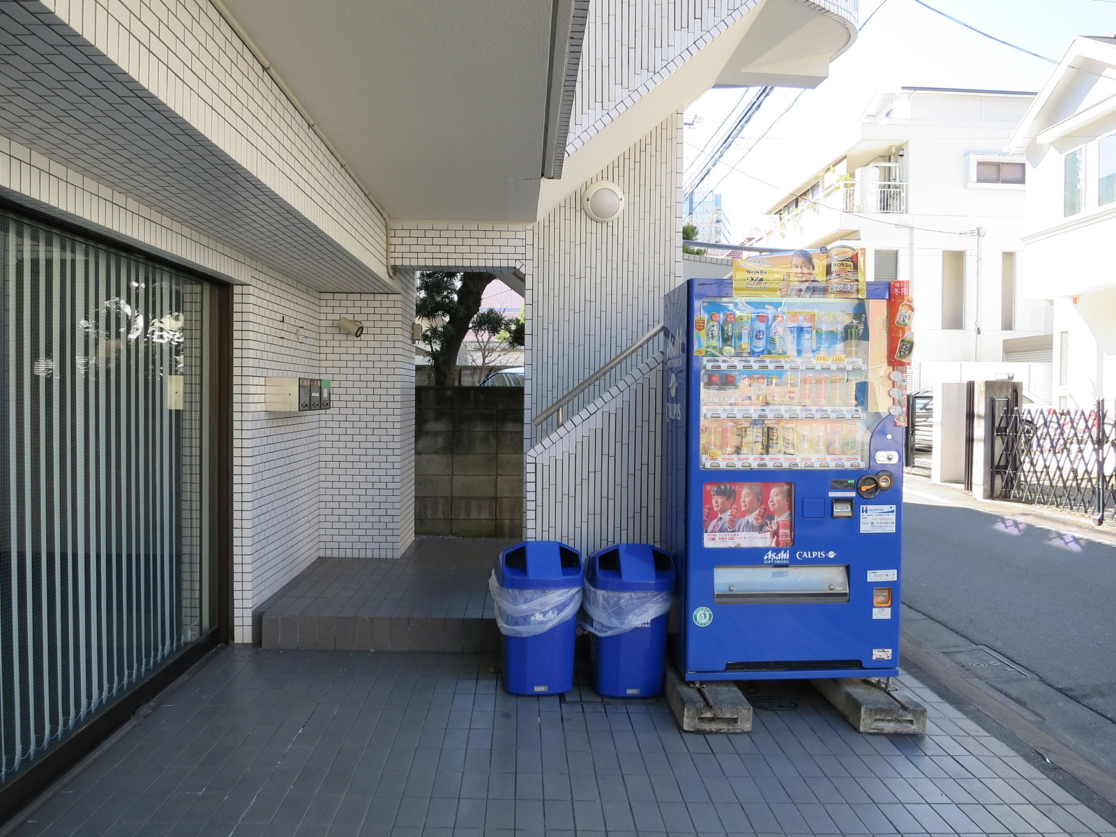 オフィス出入口
