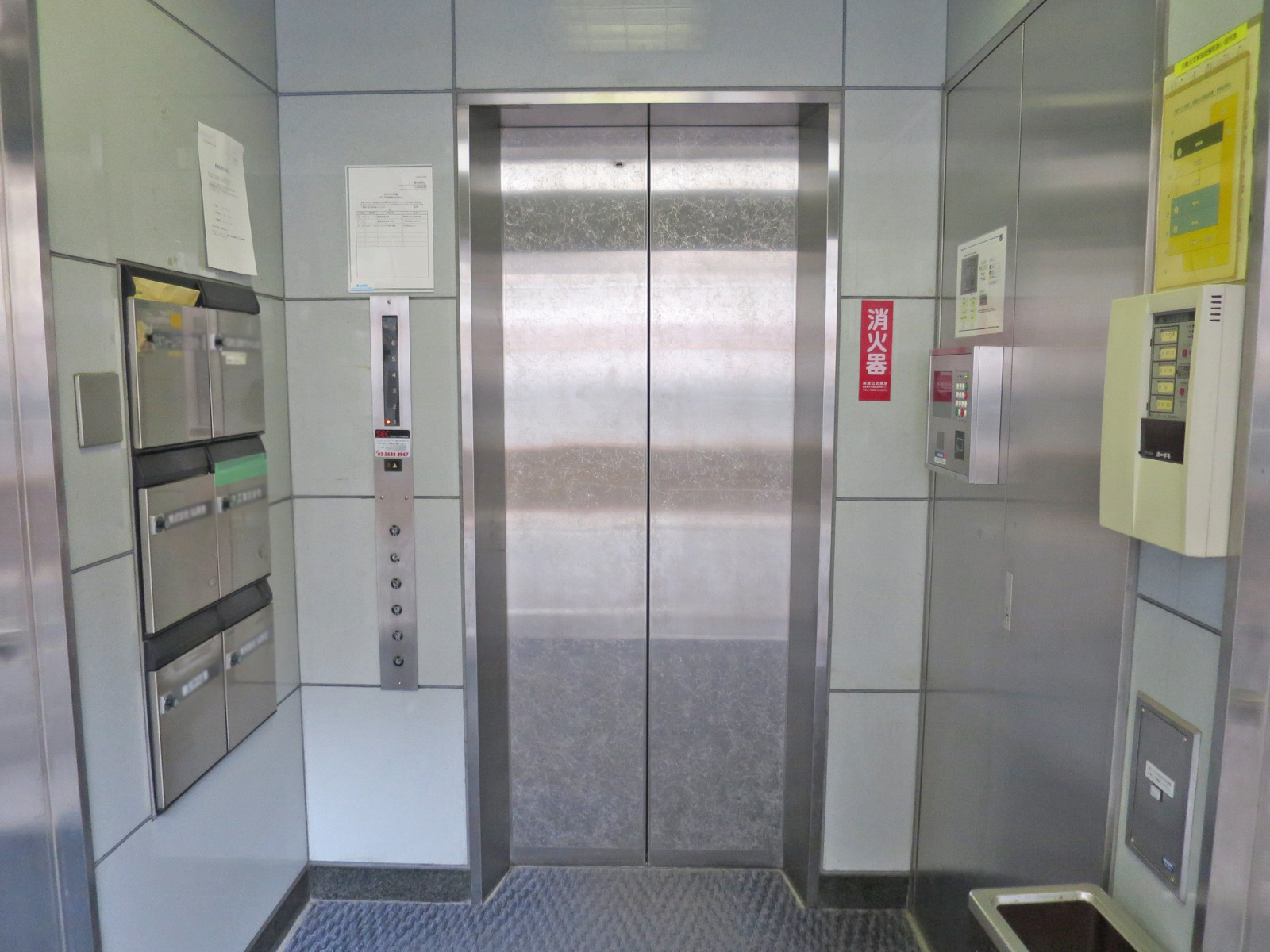 エレベーター1基