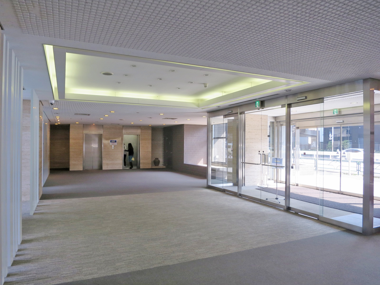 エントランスホール