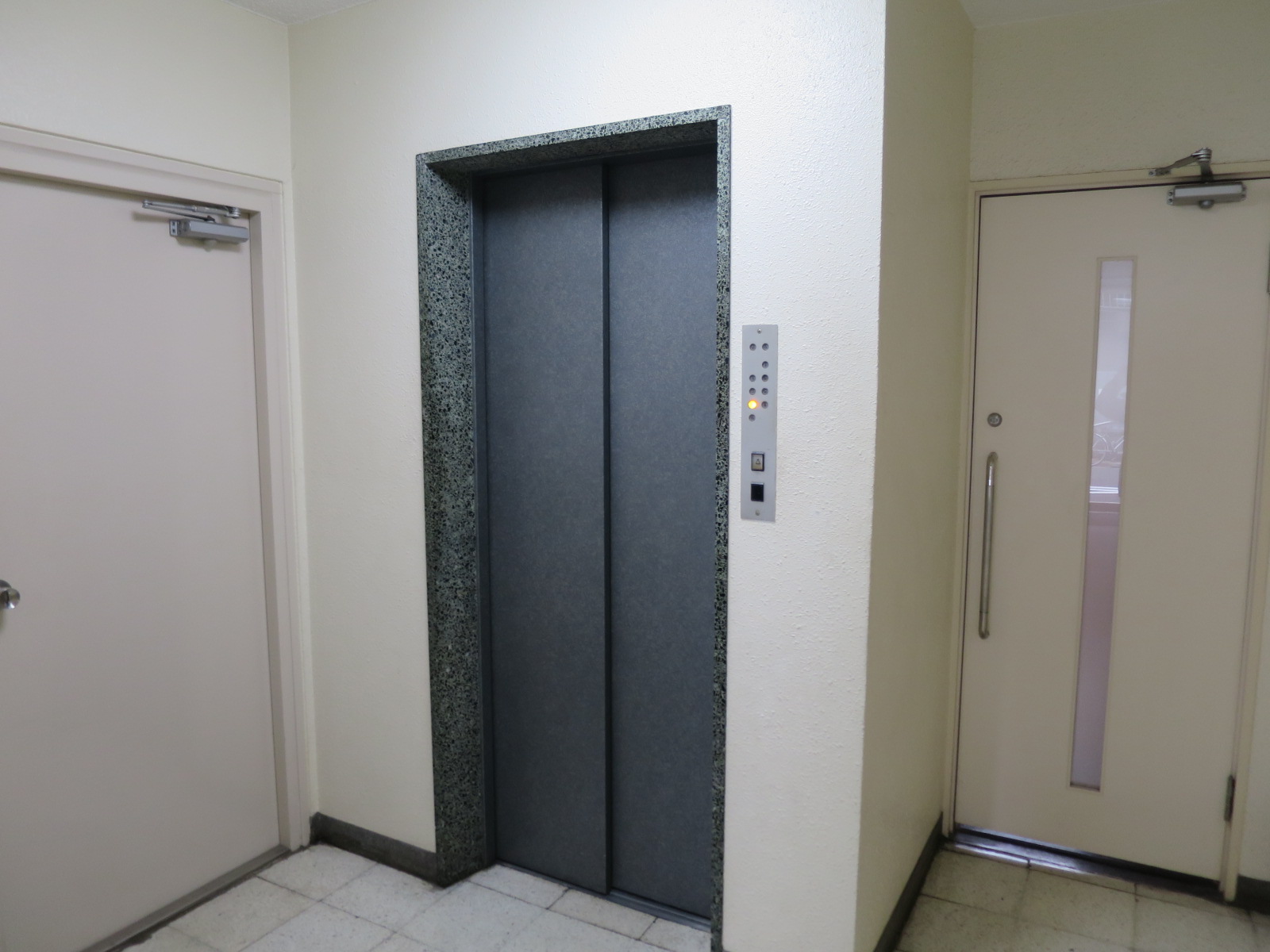 エレベーター
