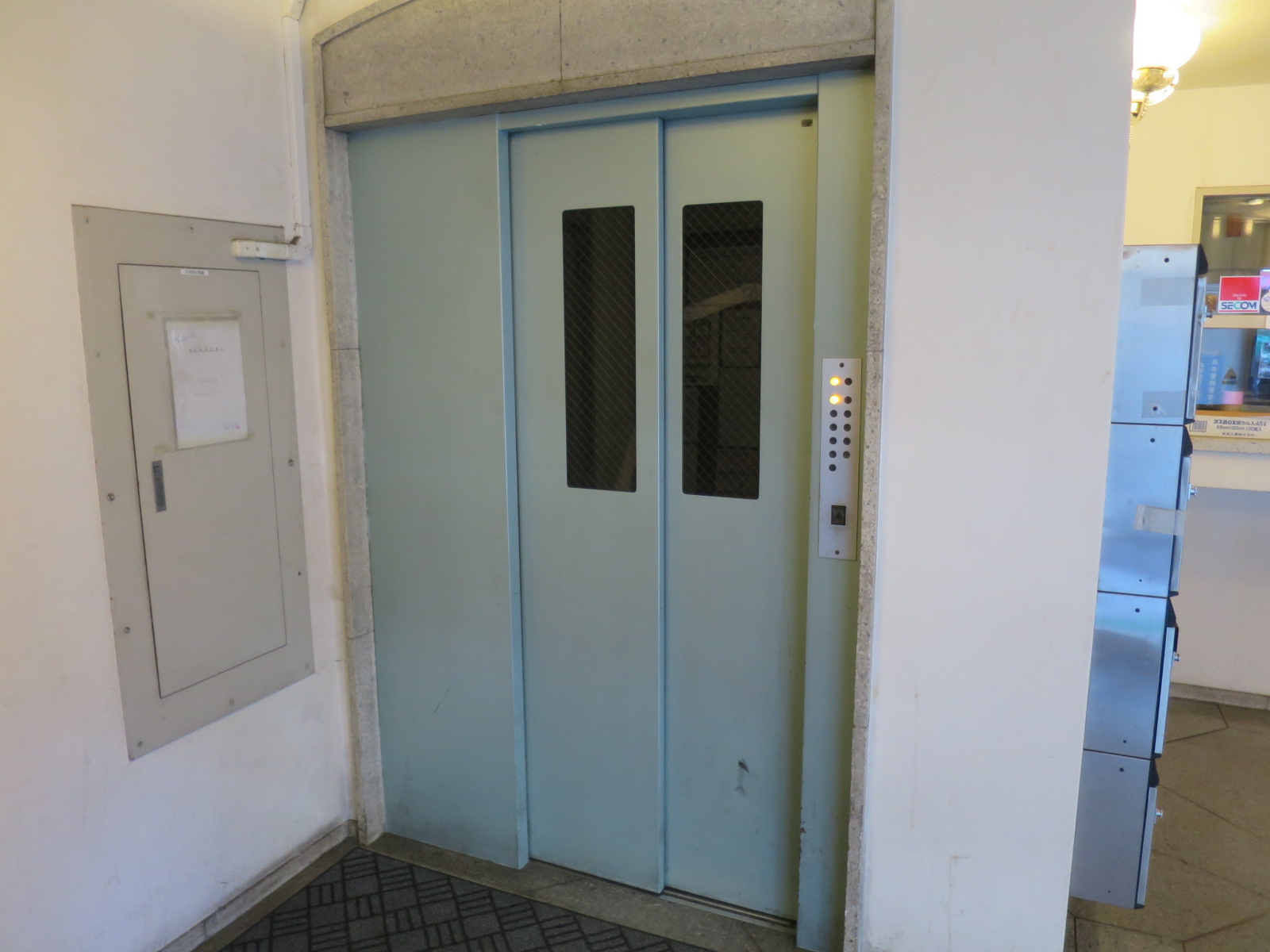 エレベーター（1基）