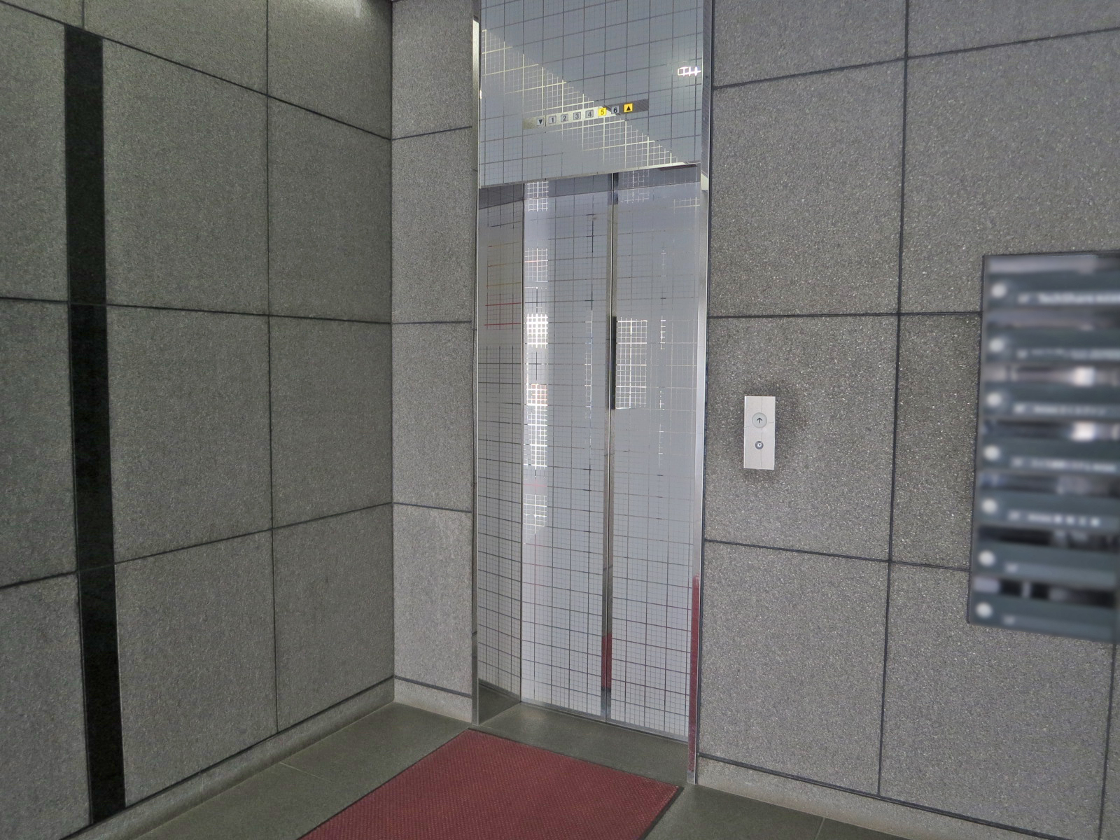 エレベーター1基