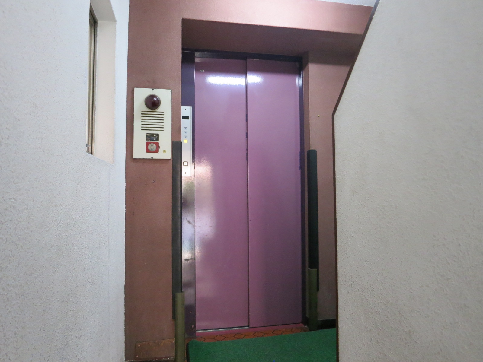 エレベーター1基
