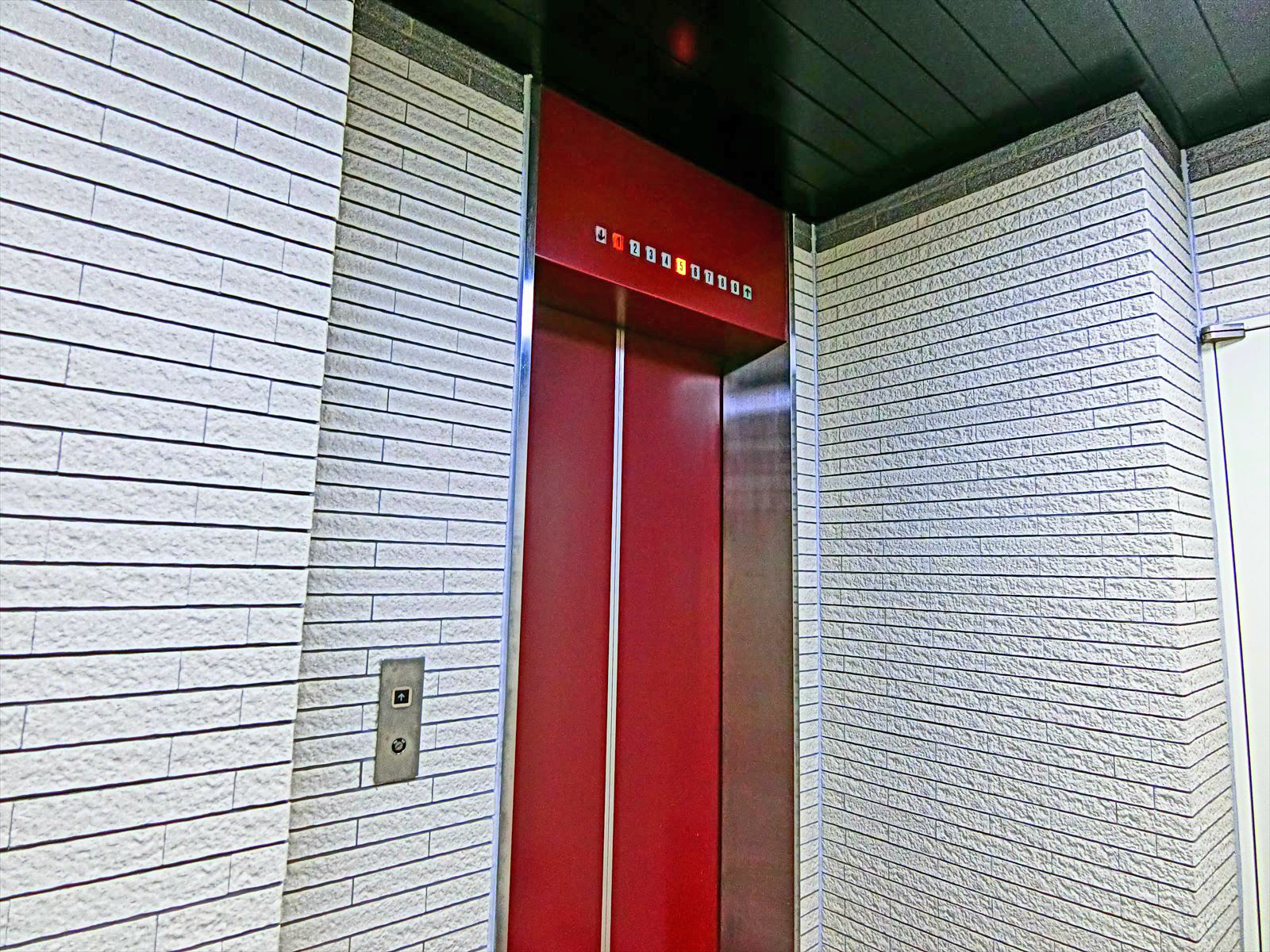 エレベーター(1基)