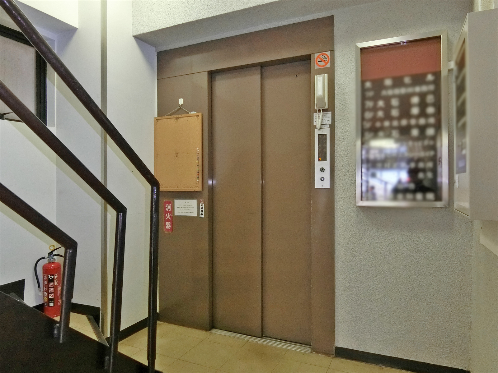 エレベーター1基