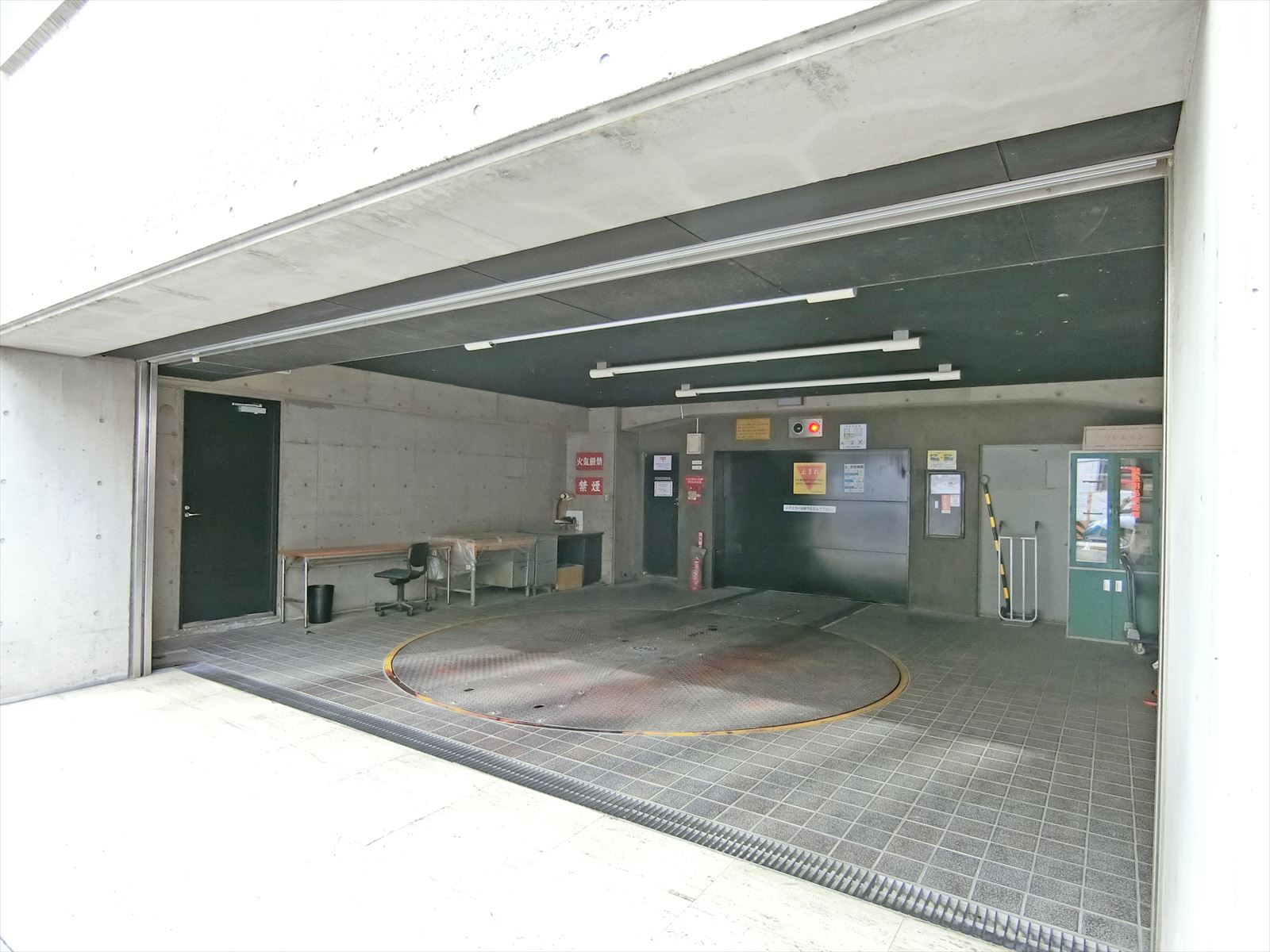 駐車場