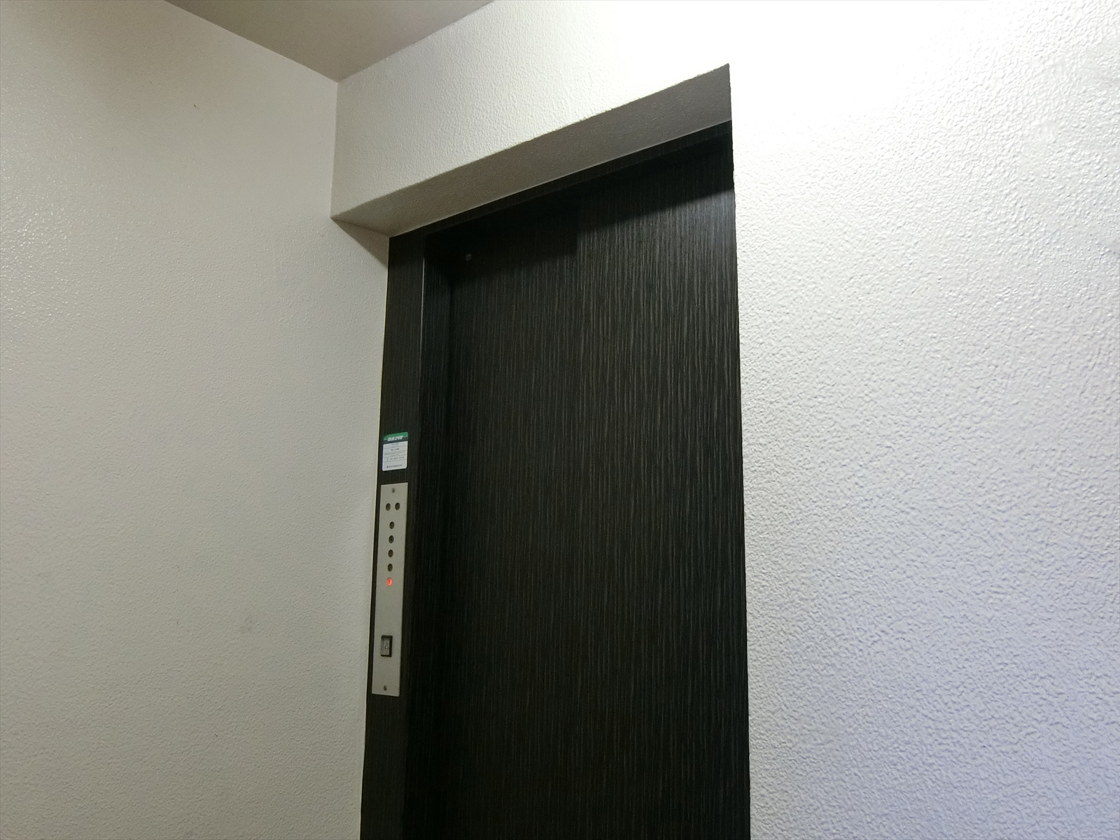 エレベーター1基