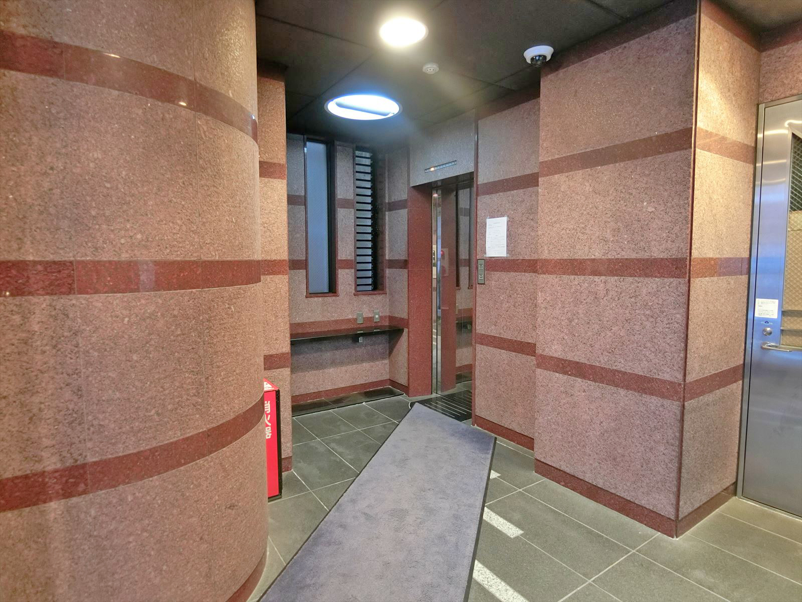 エントランスホール