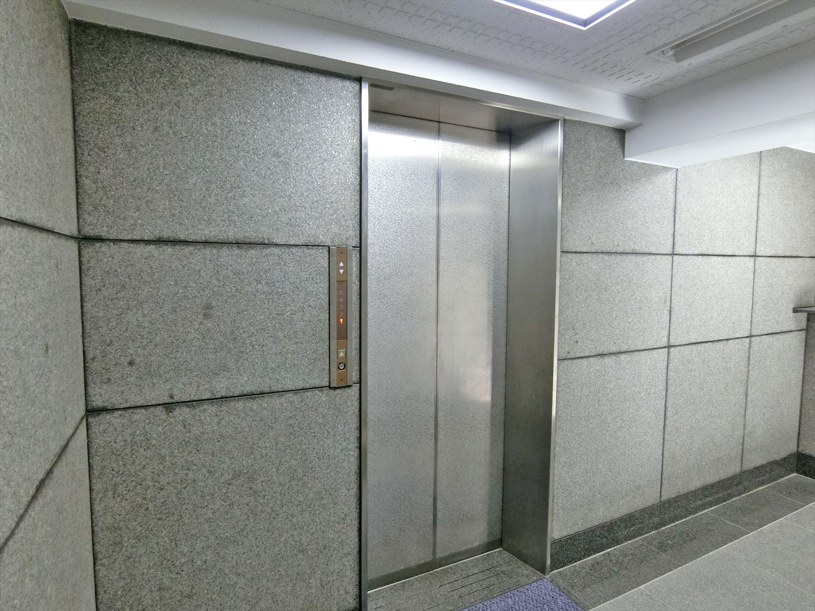 エレベーター