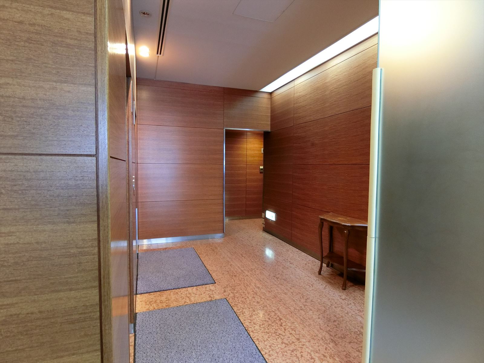 エントランスホール