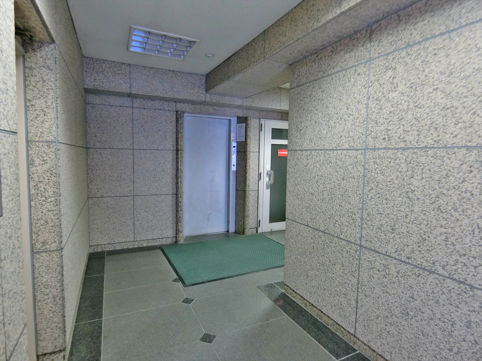 エントランスホール
