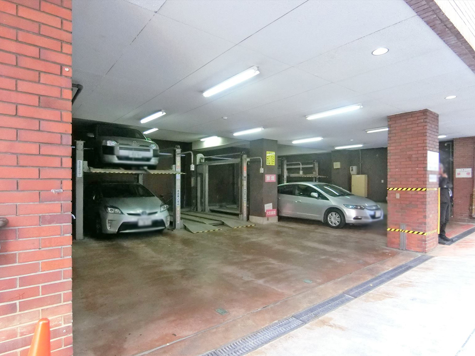 駐車場併設
