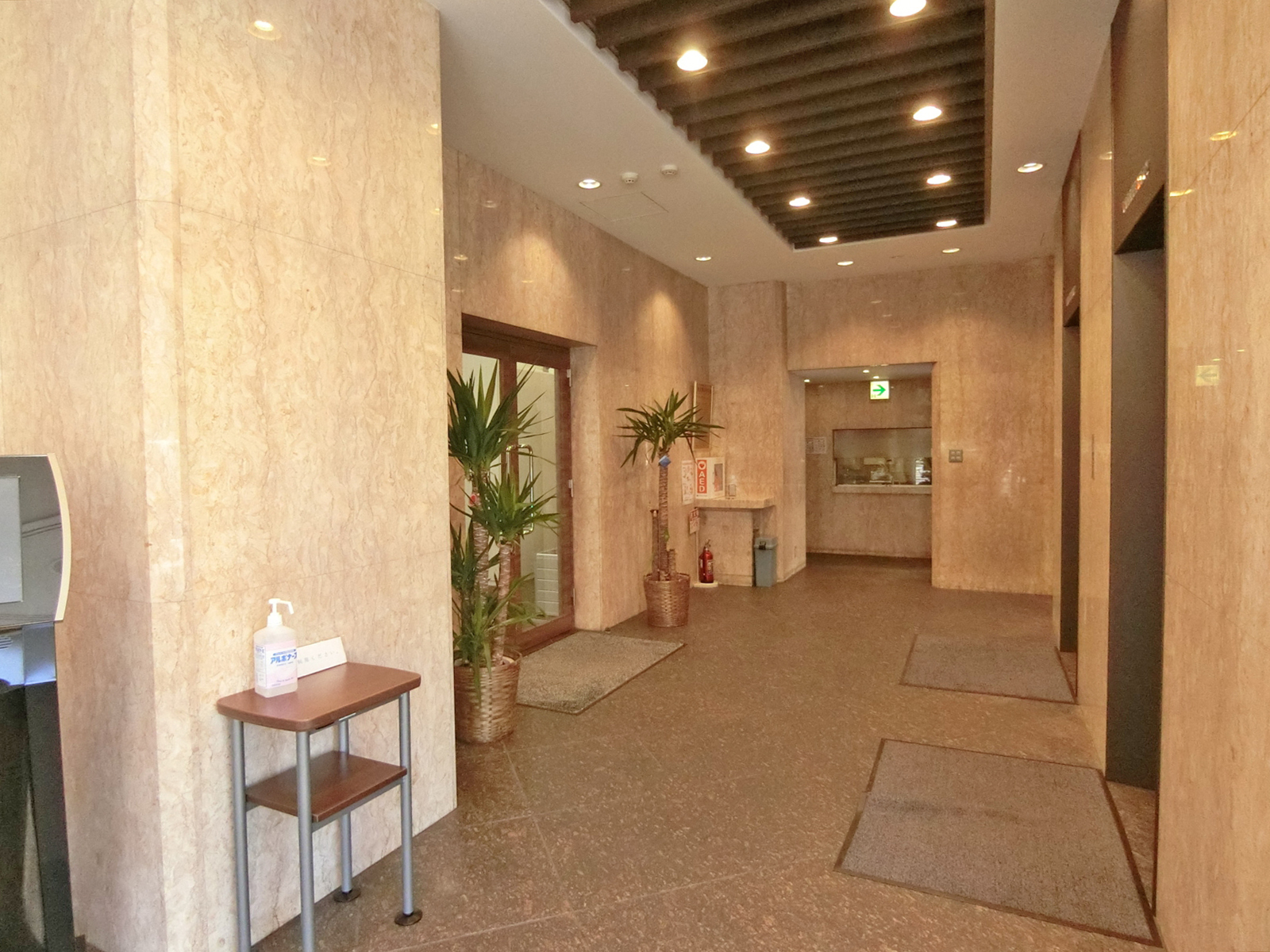 エントランスホール