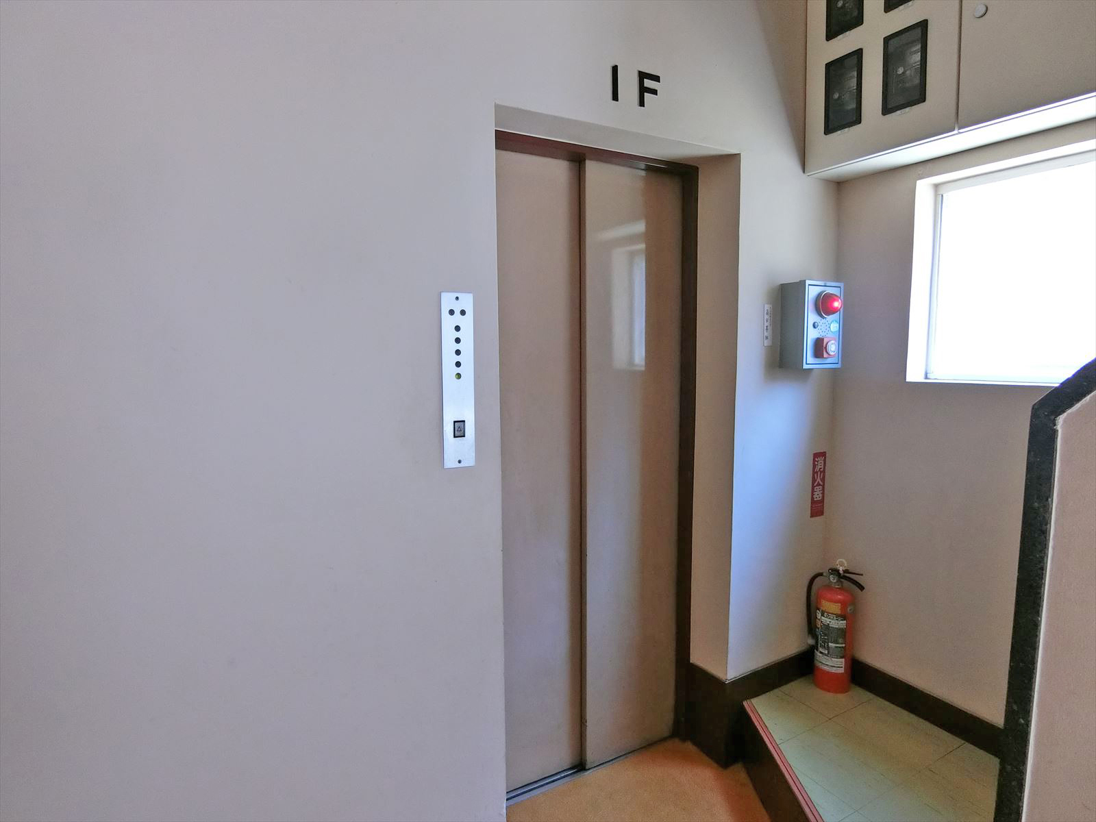 エレベーター(1基)