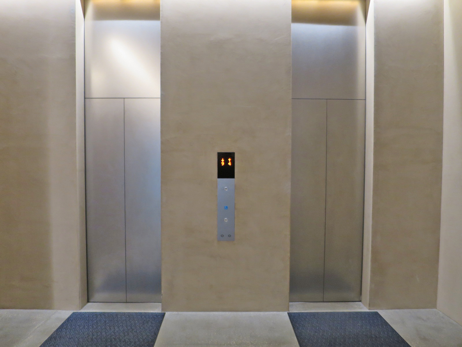 エレベーター2基