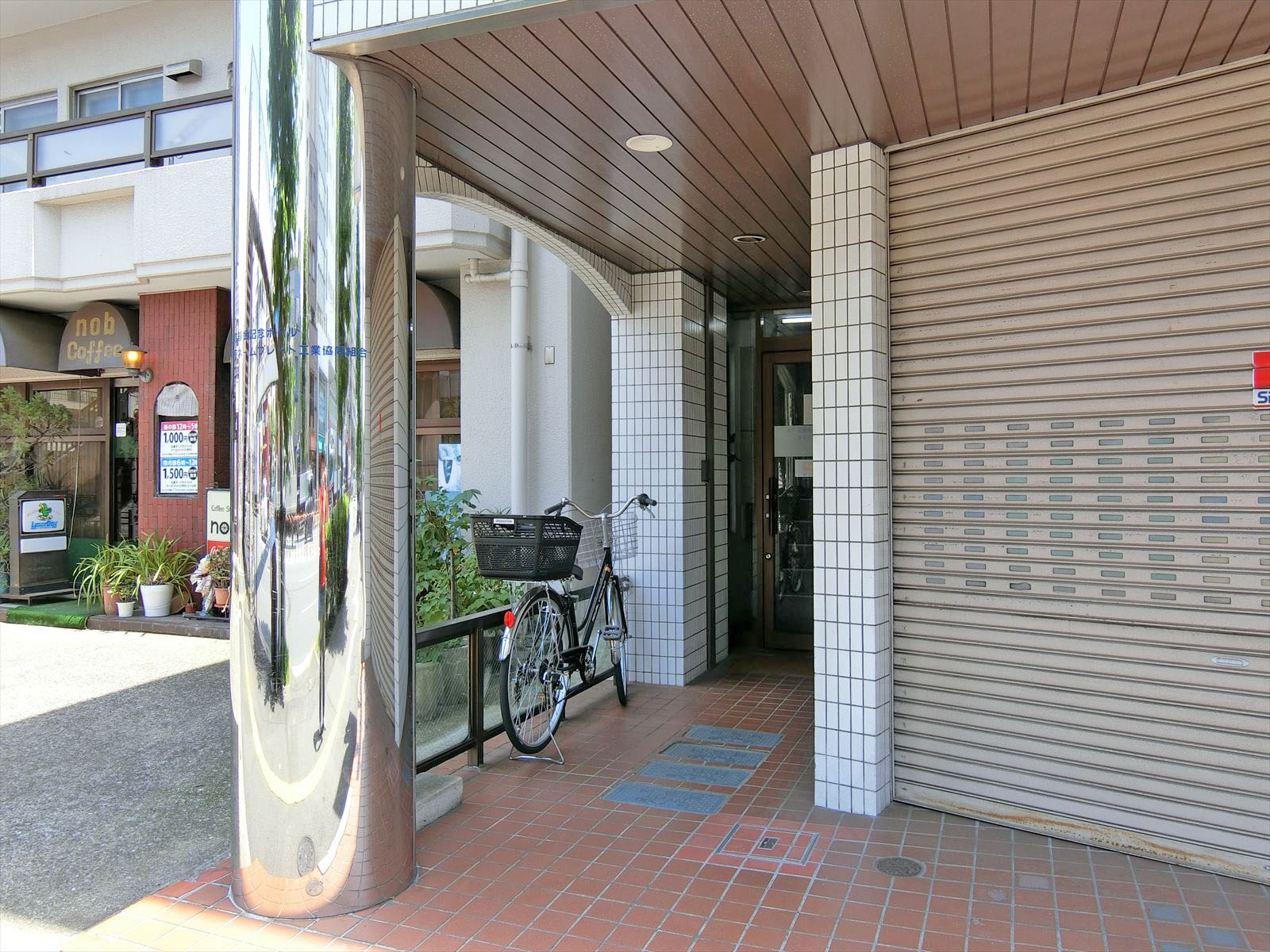 オフィス出入口