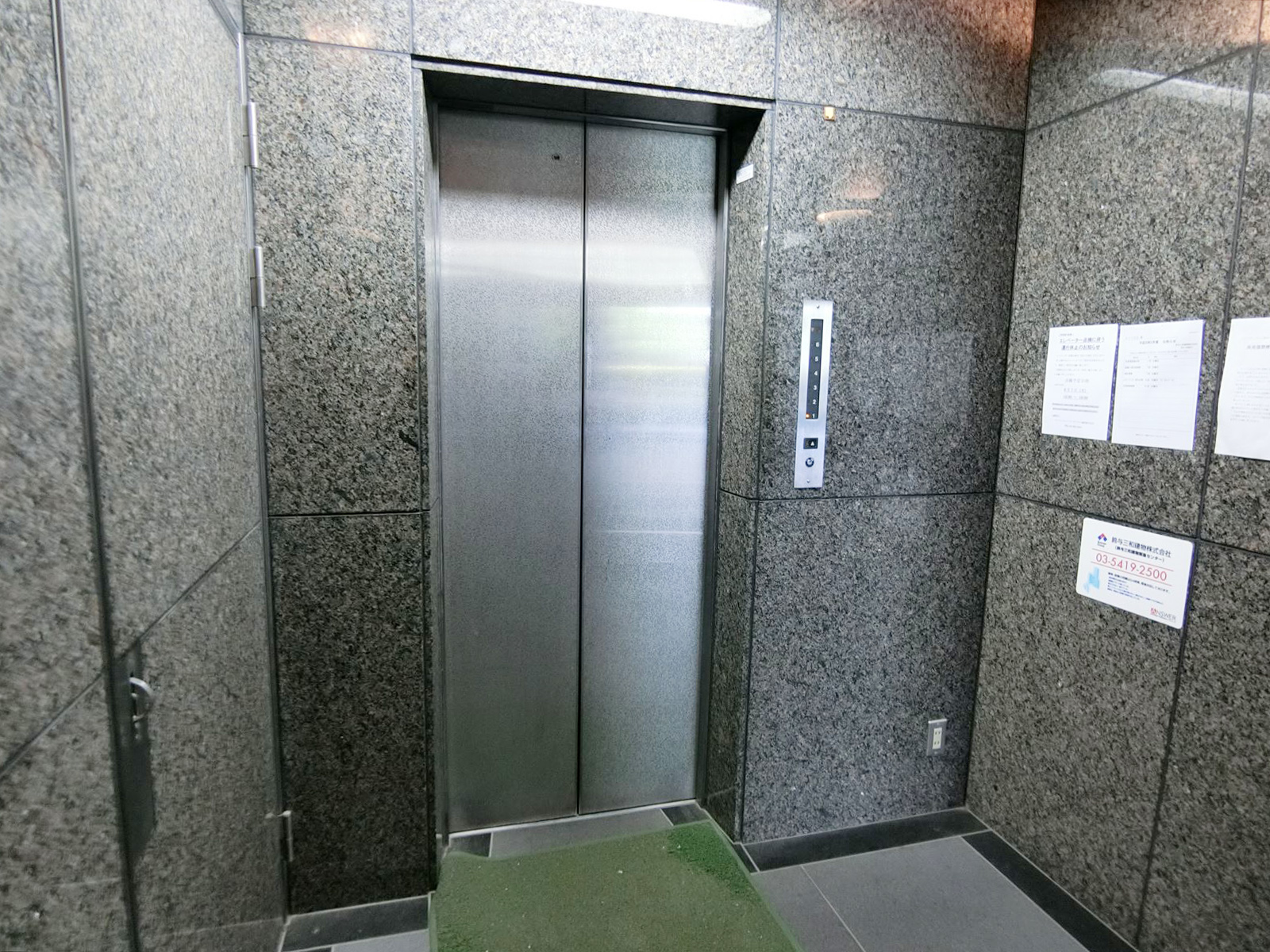 エレベーター1基