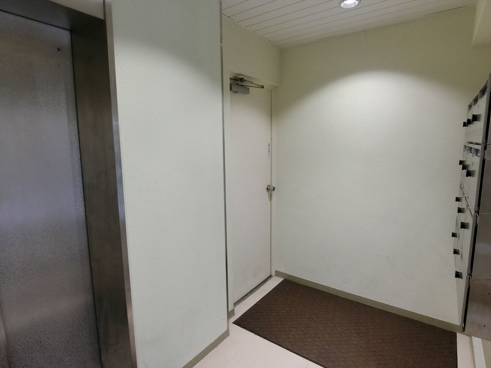 エントランスホール