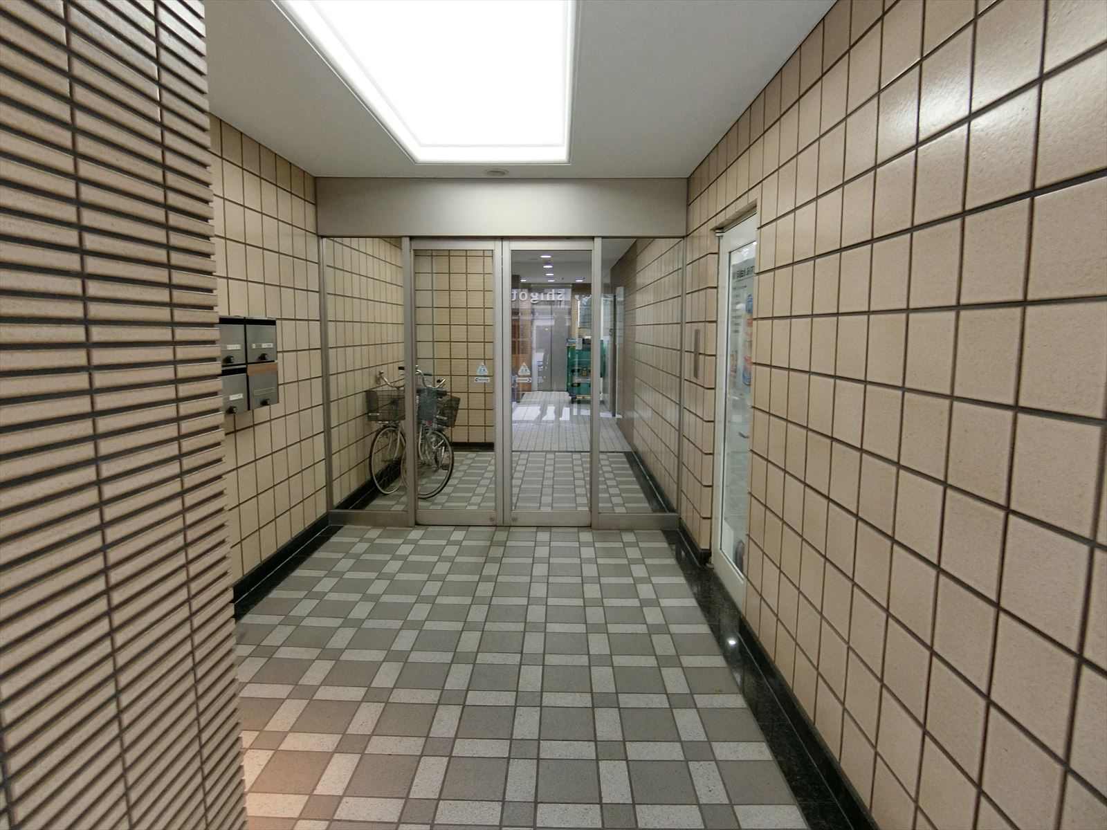 エントランスホール