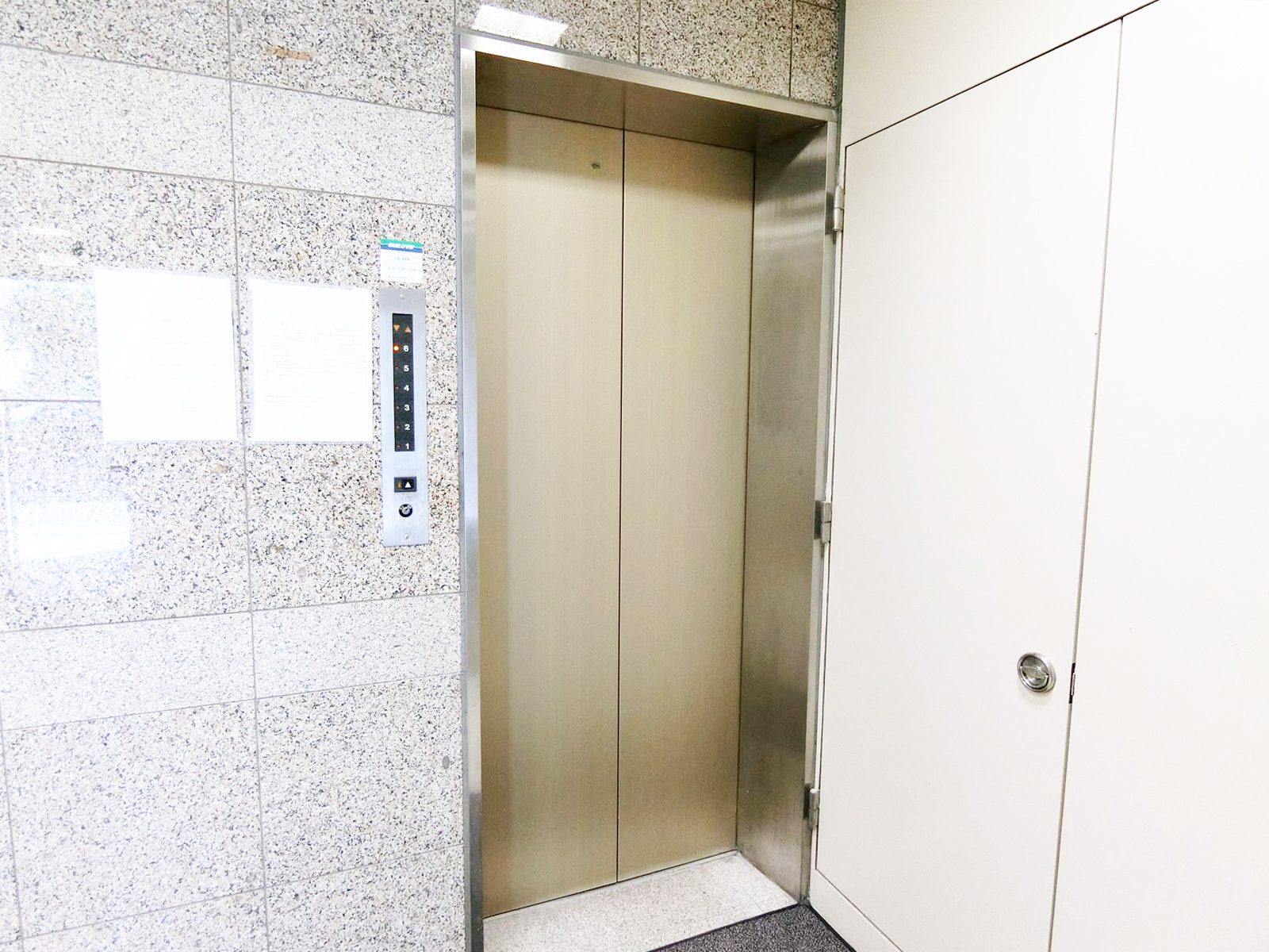 エレベーター