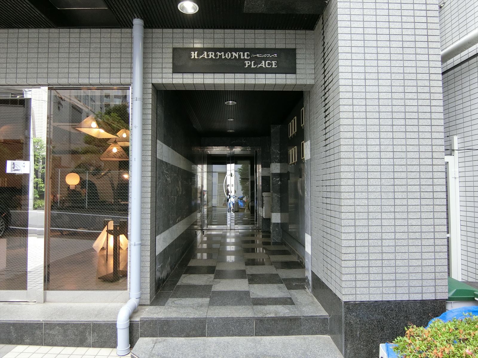 オフィス出入り口