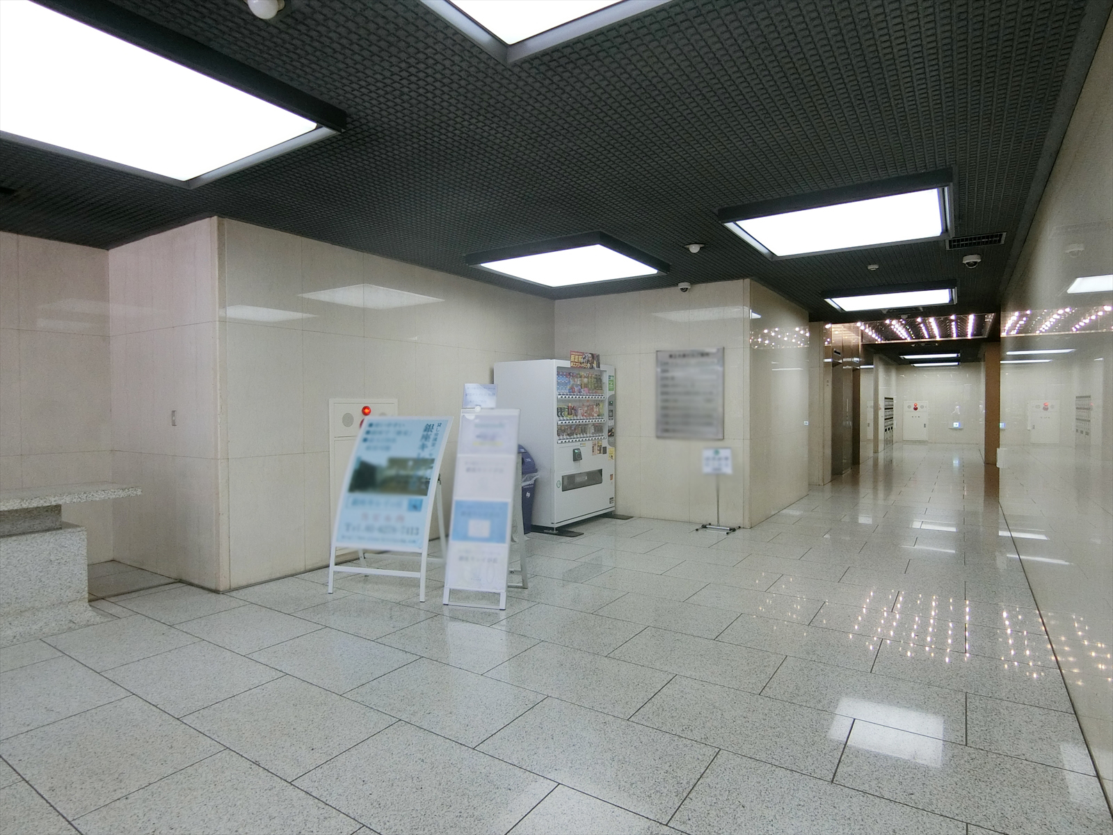 エントランスホール