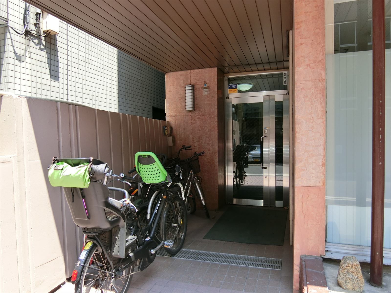 オフィスエントランス