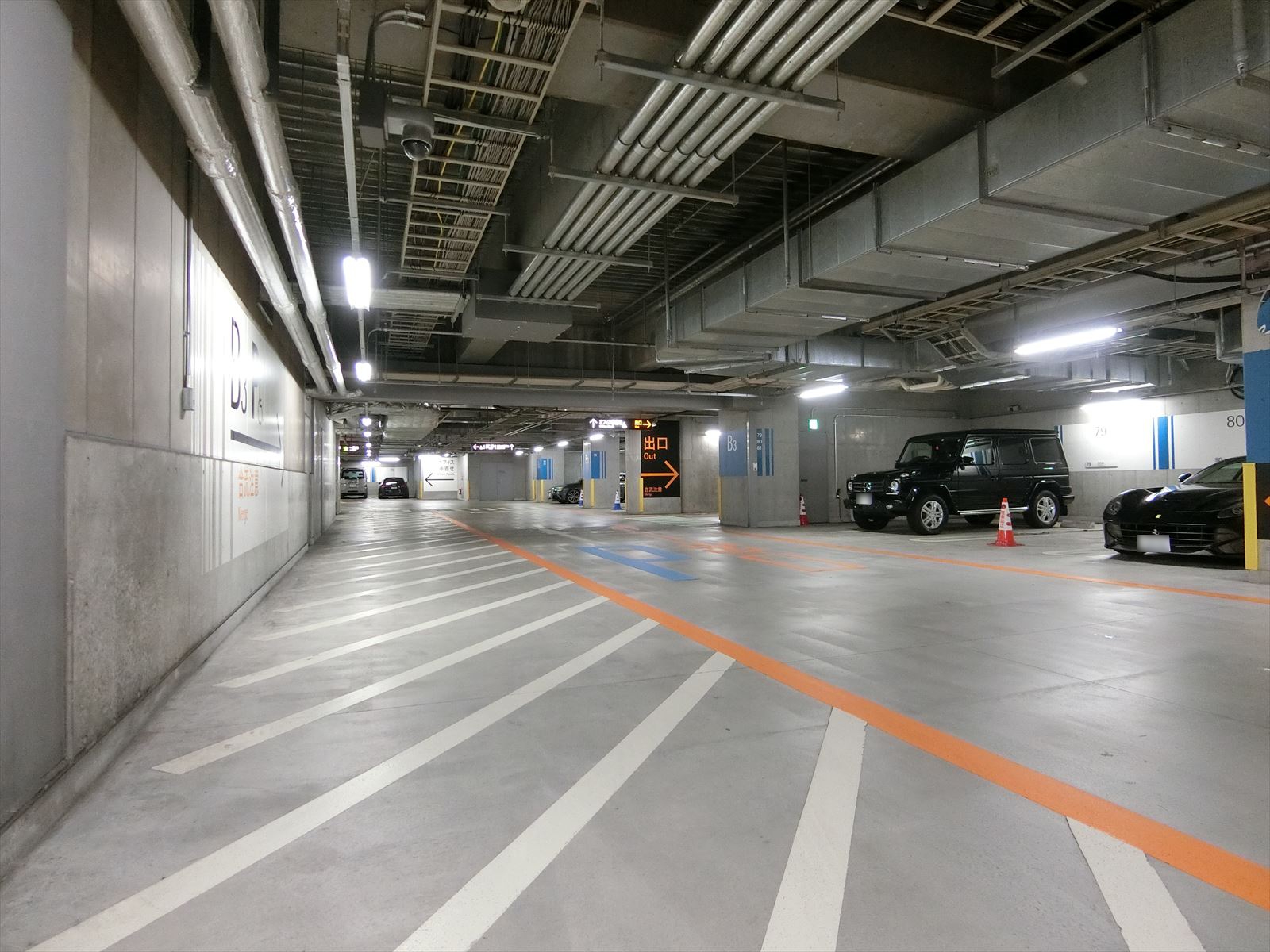 地下駐車場