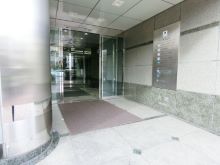オフィスビル出入口