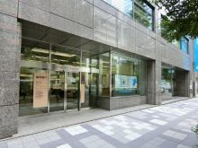 1階の福岡銀行東京支店