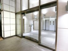 オフィスビル出入口