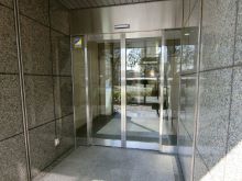 オフィスビル出入口
