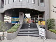 オフィスビル出入口