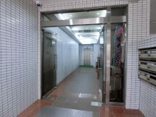 オフィスビル出入口