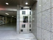 オフィスビル出入口