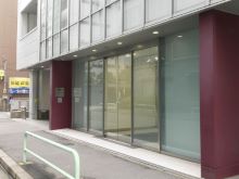 オフィスビル出入口