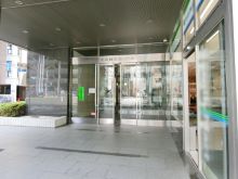 オフィスビル出入口