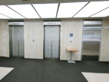 エレベーター（3基）