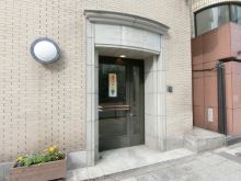 オフィスビル出入口