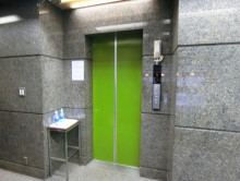 エレベーター(1基)
